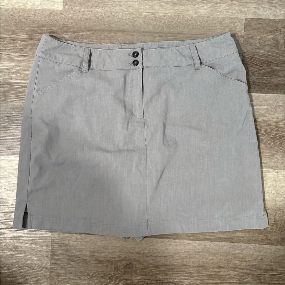 Callaway Light Gray Women's  Golf Skirt. Size 16